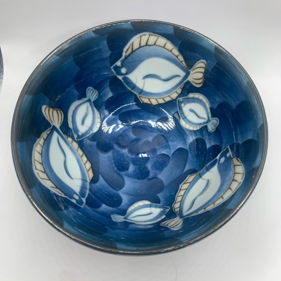 Rice Bowls 4 Japanese Fish Painted. Excellent condition. 3” tall, 6” wide. - Picture 8 of 13
